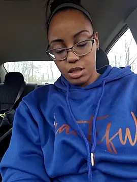 samone9 online show from 4, 3, 2025