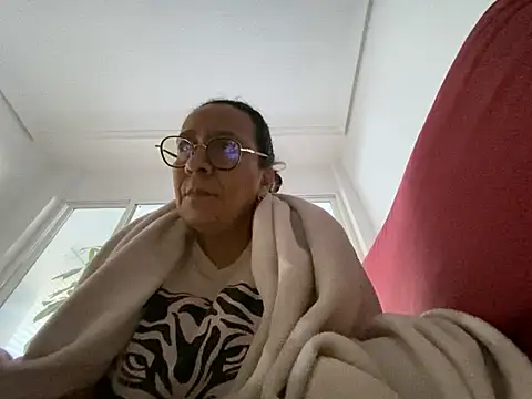 sweeviolet online show from 18, 1, 2025