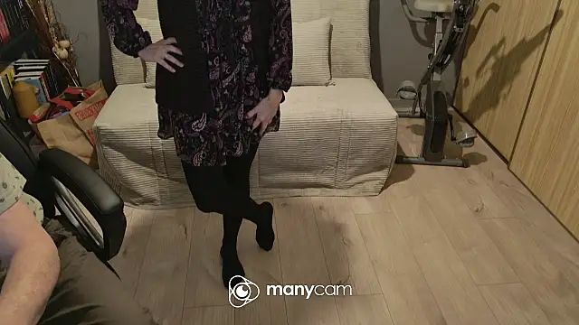 lolacharlyxh online show from 1, 2, 2025