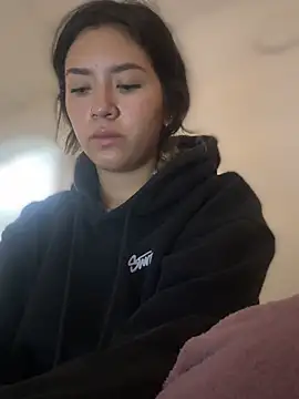 Mila Morgan online show from 4, 2, 2025