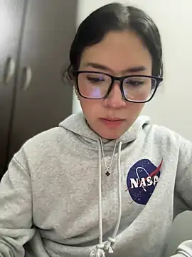 Mila Morgan online show from 7, 3, 2025