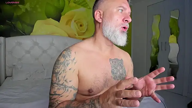 Snapshot of BlowMyXXL chatting on 15, 12, 2025 BlowMyXXL online show from 15, 12, 2025