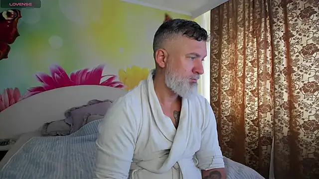 Snapshot of BlowMyXXL chatting on 17, 12, 2025 BlowMyXXL online show from 17, 12, 2025