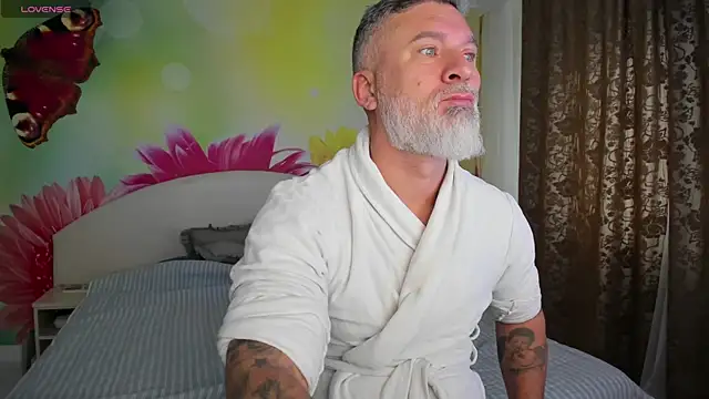 Snapshot of BlowMyXXL chatting on 18, 12, 2025 BlowMyXXL online show from 18, 12, 2025