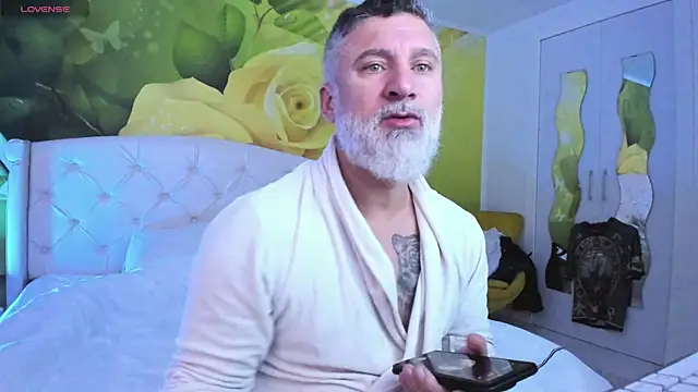 Snapshot of BlowMyXXL chatting on 8, 2, 2026 BlowMyXXL online show from 8, 2, 2026