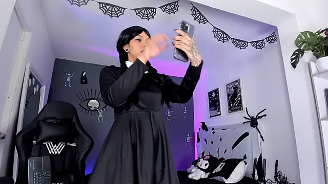 Raven Witch  online show from 19, 10, 2025