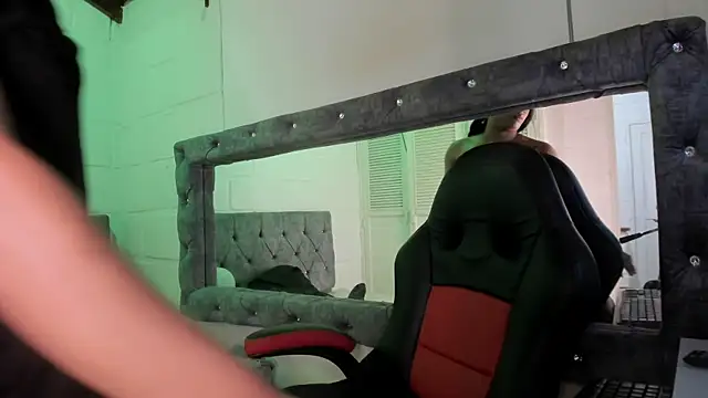 sarajhonson dl online show from 20, 2, 2025