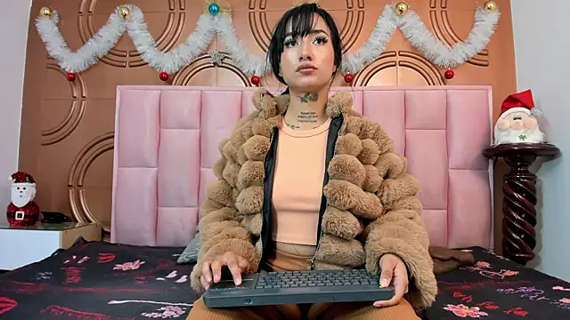 emmily keller19 online show from 6, 1, 2025