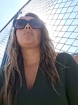 lauramcdowell1 online show from 8, 2, 2025