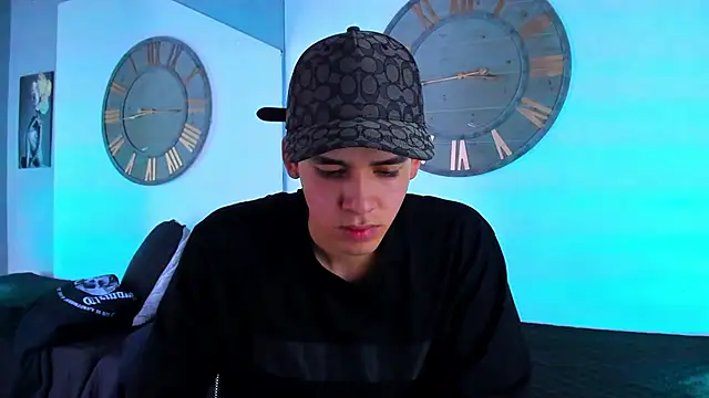 Mike 0233  online show from 18, 12, 2024