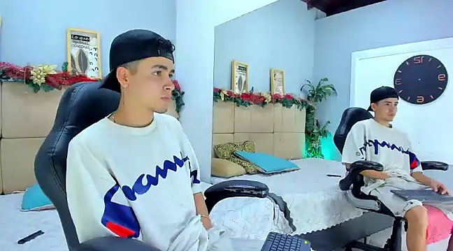 Mike 0233  online show from 29, 12, 2024