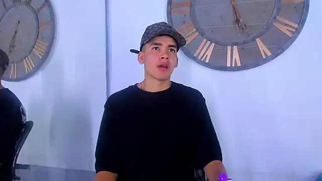 Mike 0233  online show from 11, 1, 2025