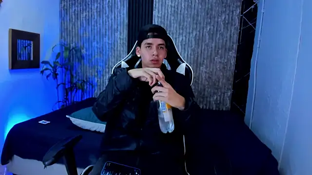 Mike 0233  online show from 28, 9, 2025