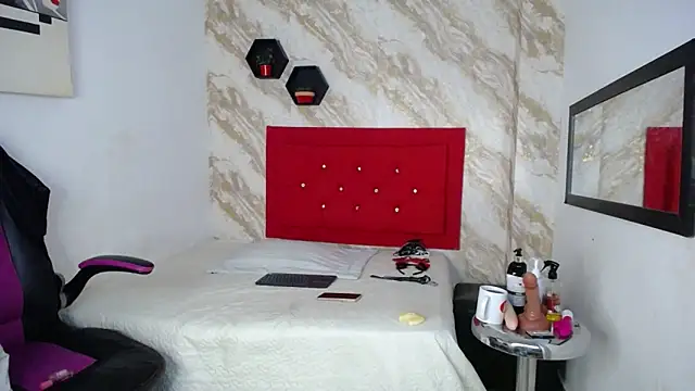 Snapshot of issa__love chatting on 14, 11, 2025 issa love online show from 14, 11, 2025