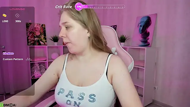 Snapshot of Megan_Violer chatting on 6, 5, 2026 Megan Violer online show from 6, 5, 2026
