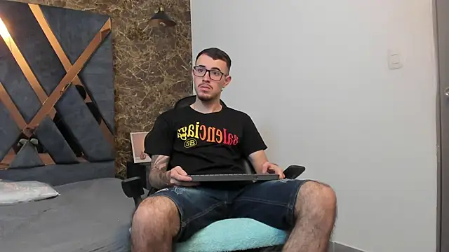 Snapshot of CodyWalkerR chatting on 28, 1, 2025 CodyWalkerR online show from 28, 1, 2025