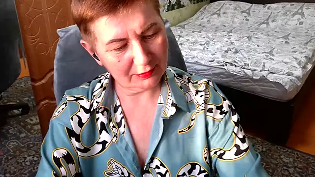 NicoleOlla online show from 18, 2, 2025