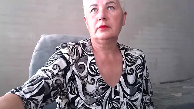 NicoleOlla online show from 24, 9, 2025