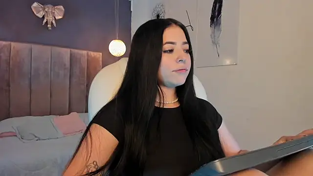 Snapshot of Maaiitee chatting on 9, 3, 2025 Maaiitee online show from 9, 3, 2025