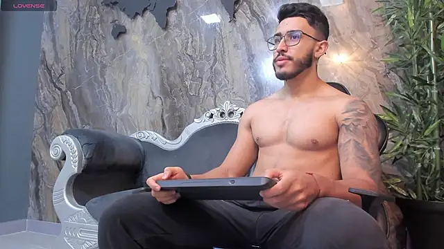 Liam Kleiin online show from 27, 2, 2025