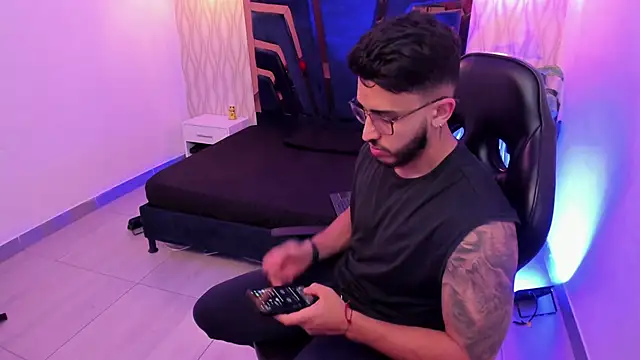 Liam Kleiin online show from 19, 12, 2025