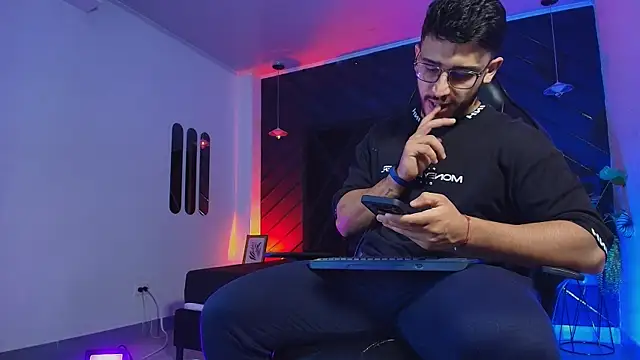 Liam Kleiin online show from 8, 4, 2026