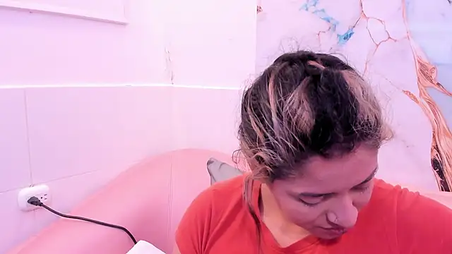 Snapshot of taylor_cupper chatting on 20, 11, 2025 taylor cupper online show from 20, 11, 2025