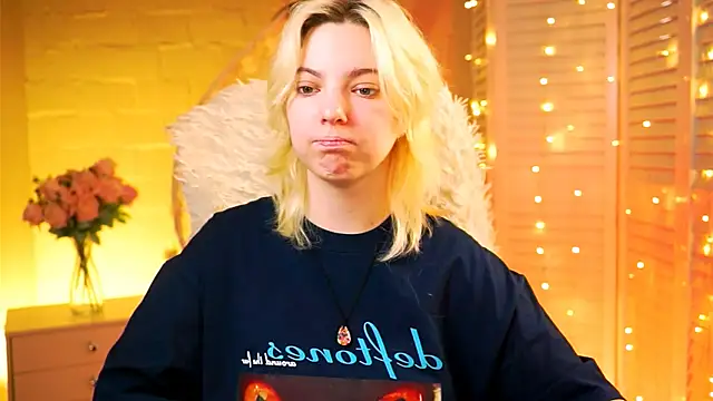 Snapshot of RocKStone_ chatting on 8, 2, 2025 RocKStone online show from 8, 2, 2025