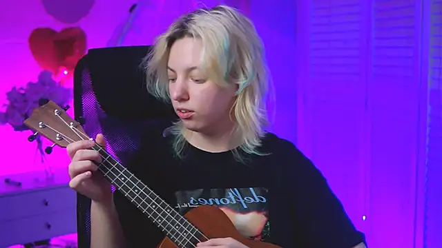 Snapshot of RocKStone_ chatting on 7, 3, 2025 RocKStone online show from 7, 3, 2025