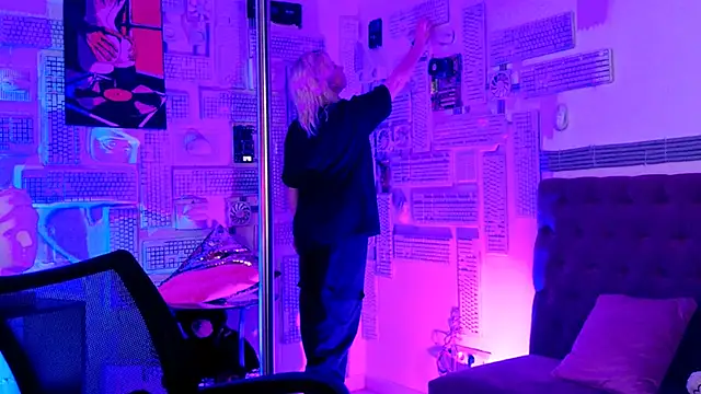 Snapshot of RocKStone_ chatting on 9, 3, 2025 RocKStone online show from 9, 3, 2025