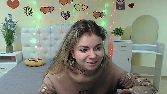 TinaRedly online show from 17, 2, 2025