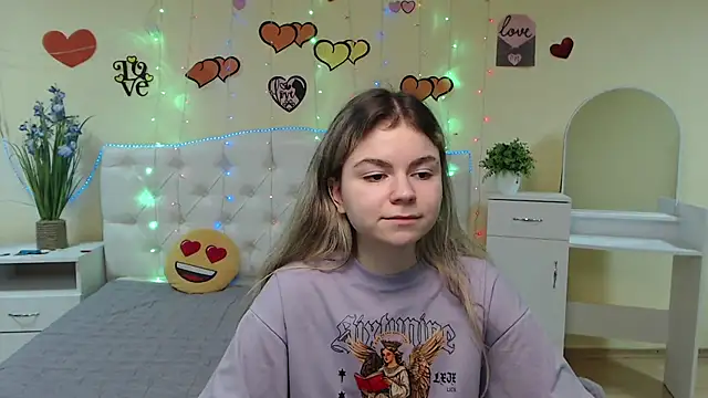 TinaRedly online show from 11, 3, 2025