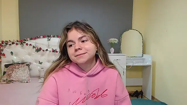 TinaRedly online show from 24, 3, 2026