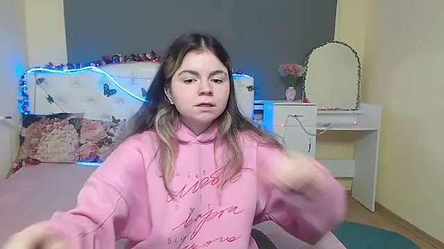 TinaRedly online show from 28, 4, 2026