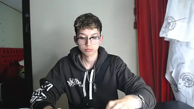 Snapshot of _Thomas_hot_ chatting on 24, 12, 2024 Thomas hot online show from 24, 12, 2024