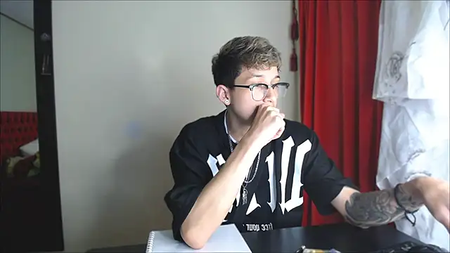 Snapshot of _Thomas_hot_ chatting on 27, 12, 2024 Thomas hot online show from 27, 12, 2024