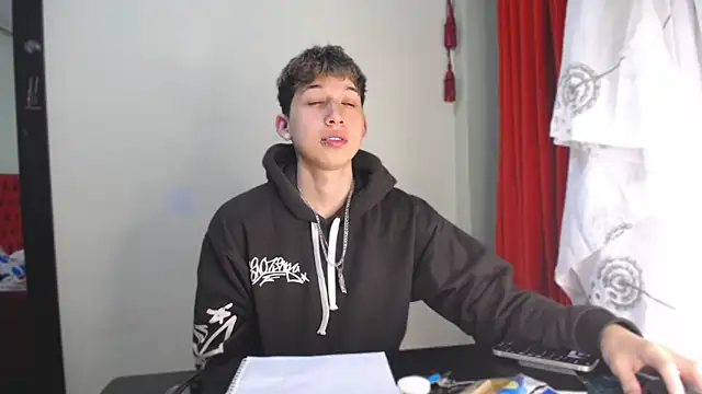 Snapshot of _Thomas_hot_ chatting on 29, 12, 2024 Thomas hot online show from 29, 12, 2024