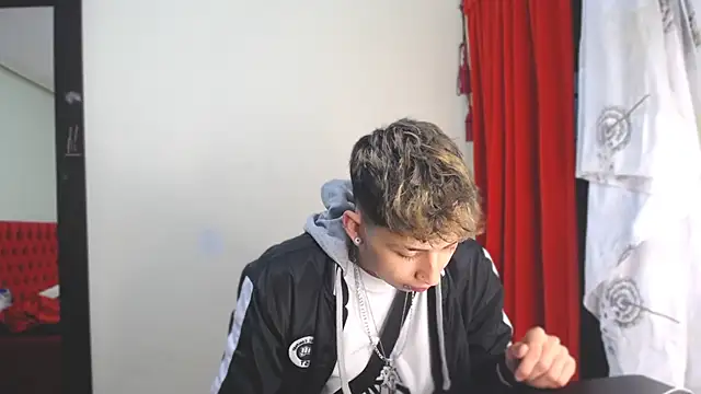 Snapshot of _Thomas_hot_ chatting on 8, 1, 2025 Thomas hot online show from 8, 1, 2025