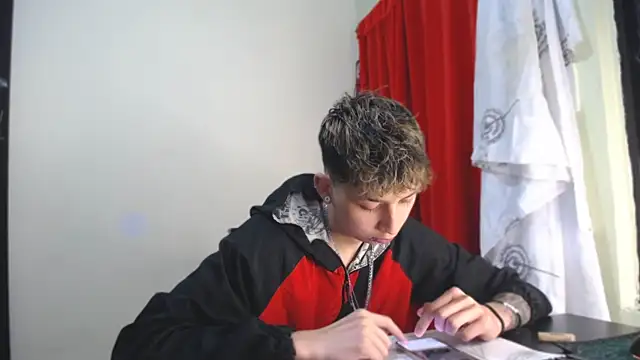 Snapshot of _Thomas_hot_ chatting on 9, 1, 2025 Thomas hot online show from 9, 1, 2025