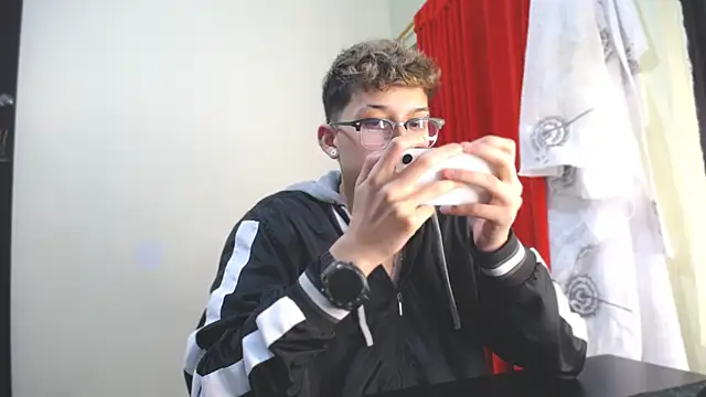 Snapshot of _Thomas_hot_ chatting on 12, 1, 2025 Thomas hot online show from 12, 1, 2025