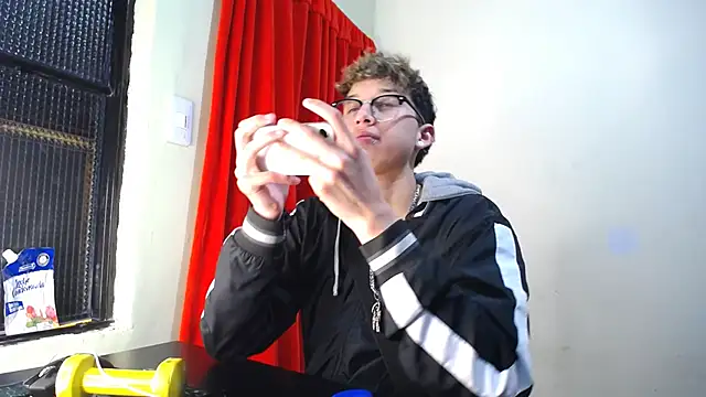 Snapshot of _Thomas_hot_ chatting on 2, 2, 2025 Thomas hot online show from 2, 2, 2025