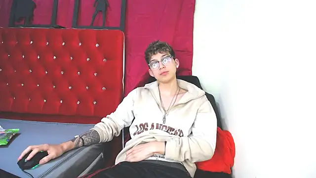 Snapshot of _Thomas_hot_ chatting on 11, 2, 2025 Thomas hot online show from 11, 2, 2025