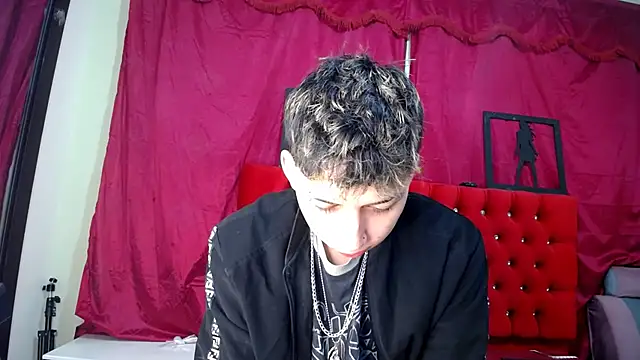 Snapshot of _Thomas_hot_ chatting on 8, 3, 2025 Thomas hot online show from 8, 3, 2025