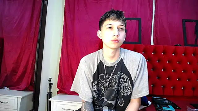 Snapshot of _Thomas_hot_ chatting on 9, 3, 2025 Thomas hot online show from 9, 3, 2025