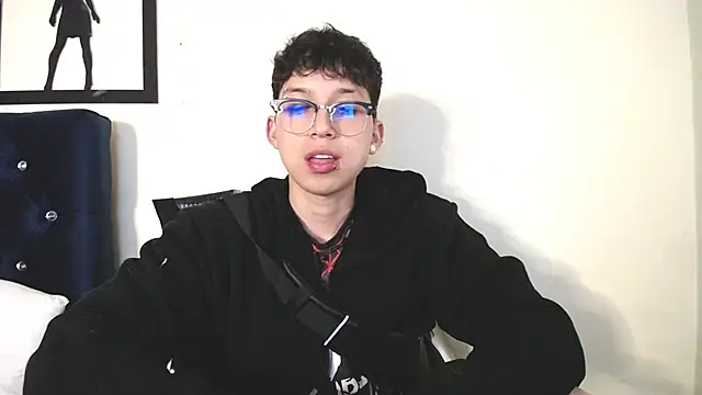 Snapshot of _Thomas_hot_ chatting on 24, 10, 2025 Thomas hot online show from 24, 10, 2025