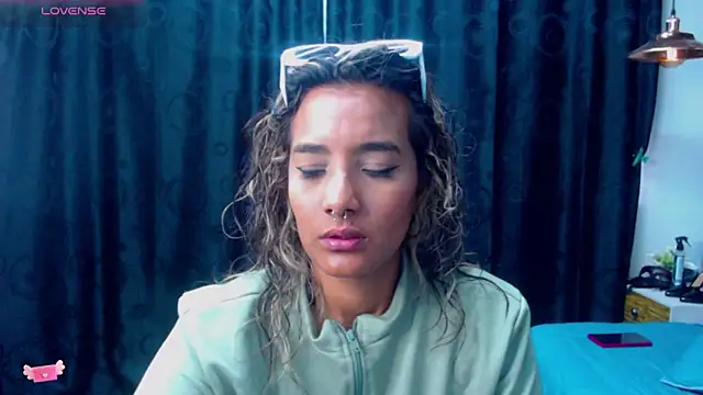 megan collins96 online show from 28, 1, 2025