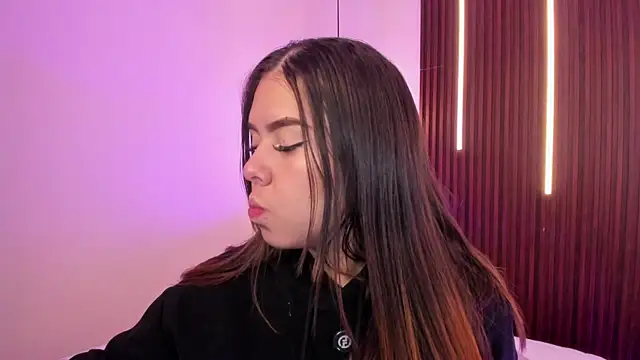 ArianaBaker online show from 10, 6, 2026