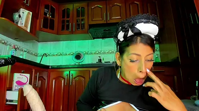 LaureenHills online show from 25, 2, 2025