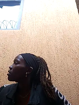 Swirly blac online show from 21, 12, 2025