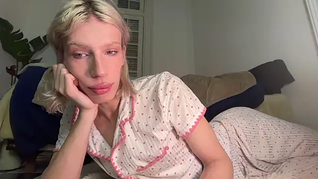 Snapshot of AliceSnowCatt chatting on 19, 7, 2026 AliceSnowCatt online show from 19, 7, 2026